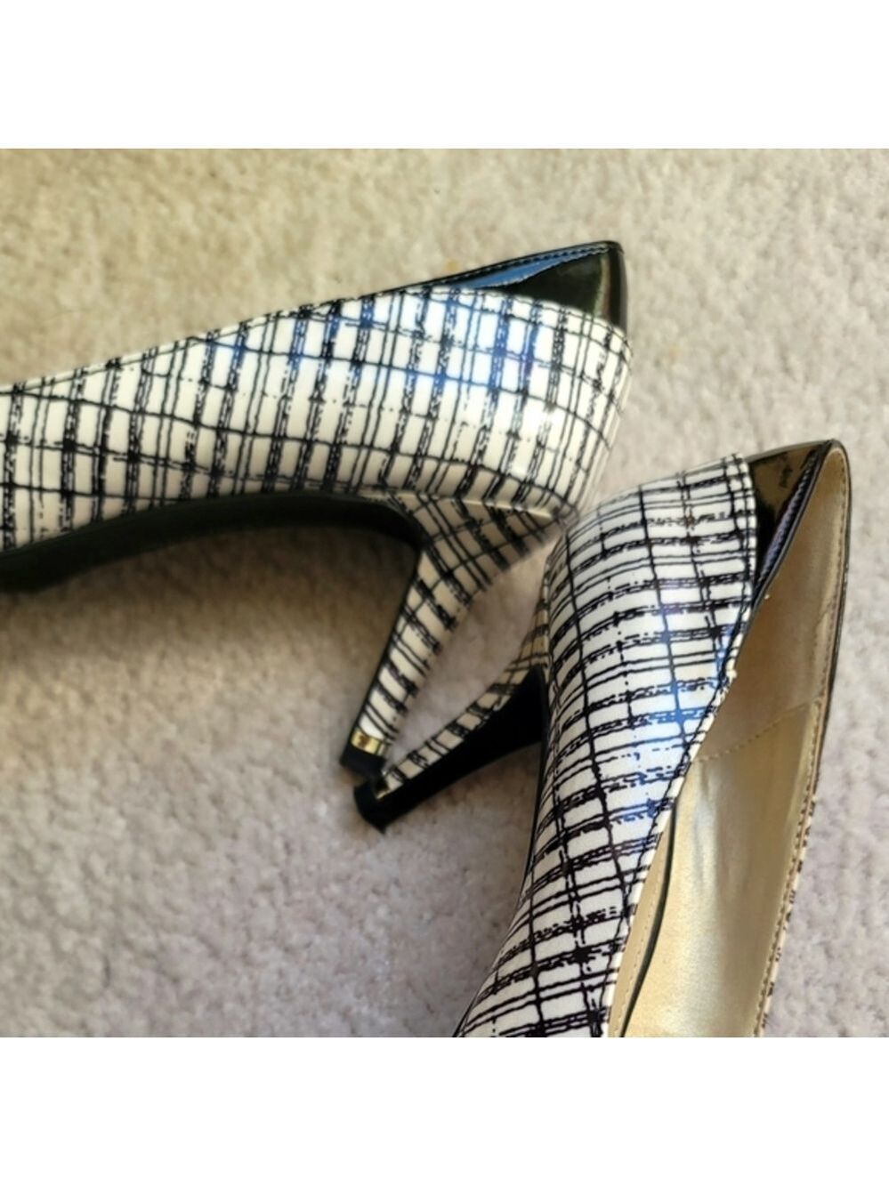 Bandolino Women's Patent Black and White Peep-Toe Pumps Size 7.5 M - Picture 5 of 9